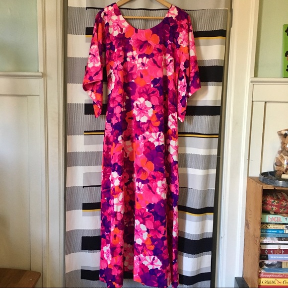 Vibrant Vintage Floral Hawaiian Maxi/ Muumuu (XXS) - Picture 2 of 9